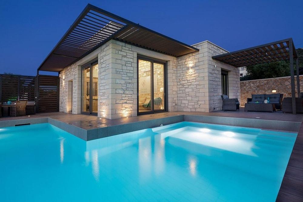 Titans Villas Chania Villa Kronos