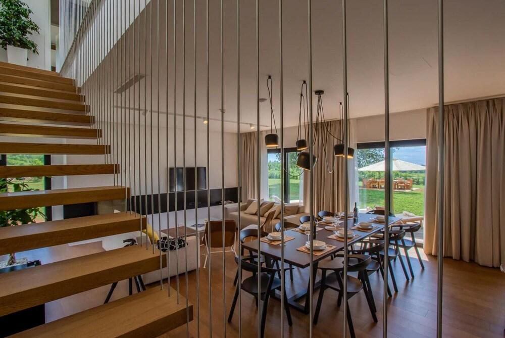 Villa Yellow Tree CFH