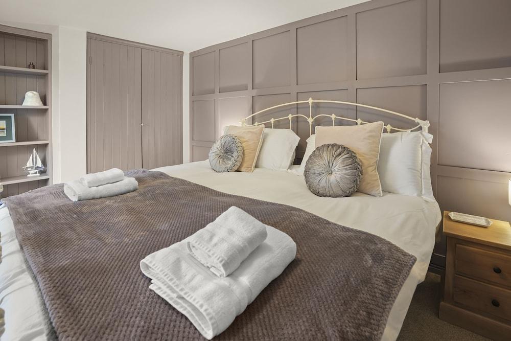 Chestnut Barn Runham 1880's Barn Conversion