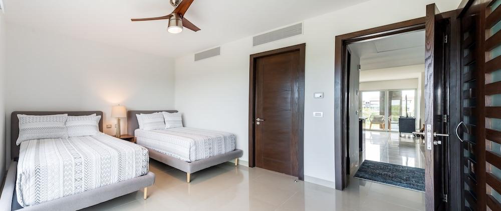 Casa Alma 2 Bedroom Apts by RedAwning