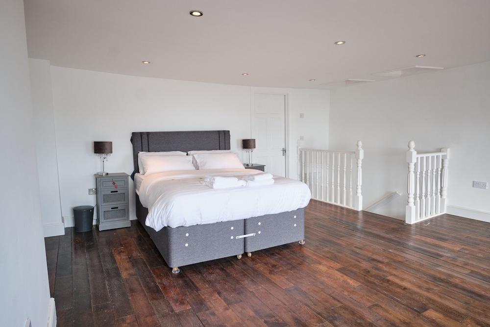 Impeccable 6-bed House in Ramsgate, Harbour Views