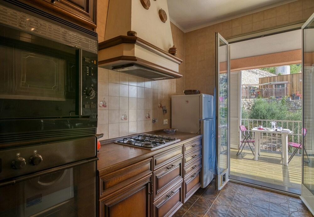 Sissy e Sammy 200 mt From Sea