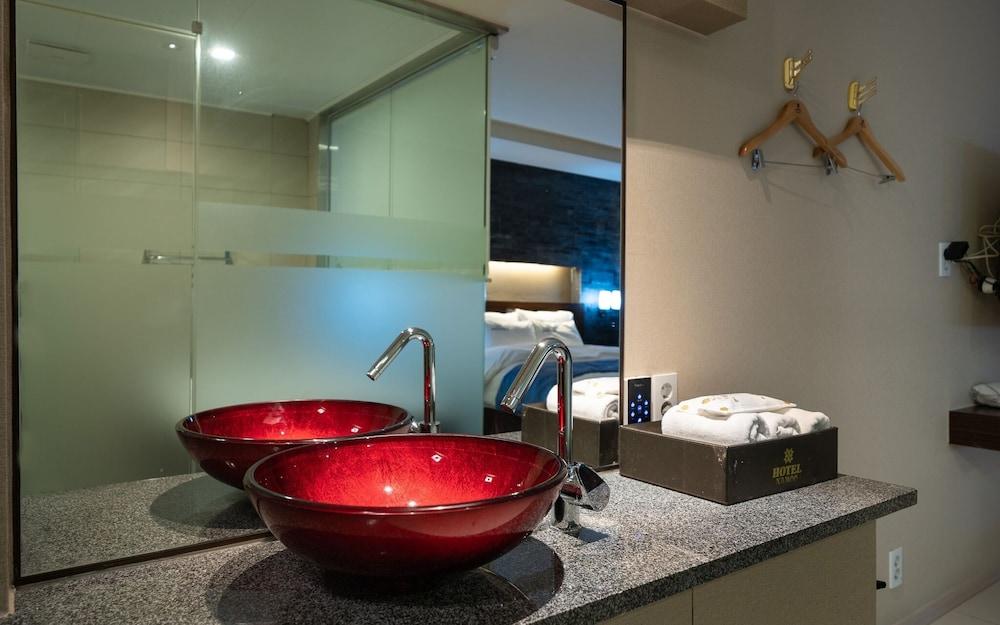 Pocheon Hotel Commune Motel