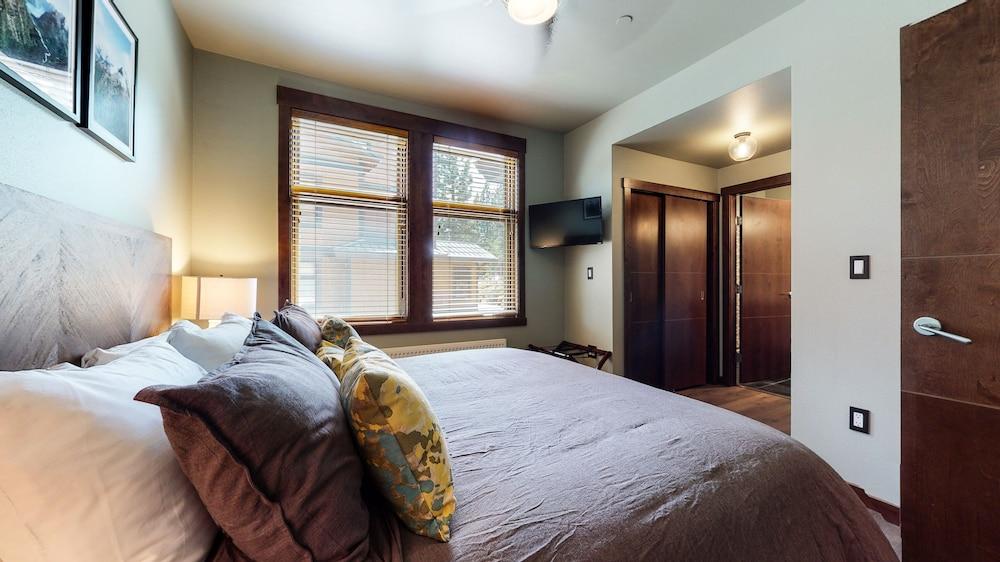 Solstice #14 2 Bedroom Condo by RedAwning