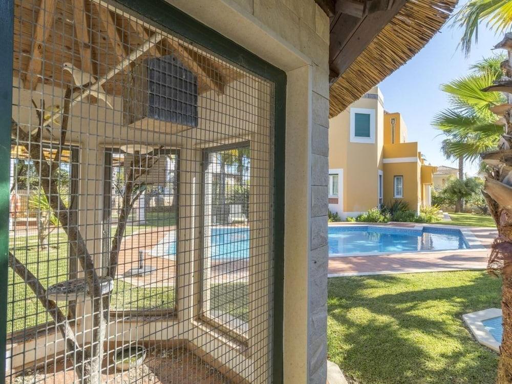 V4 Alegria V2g2 in Albufeira