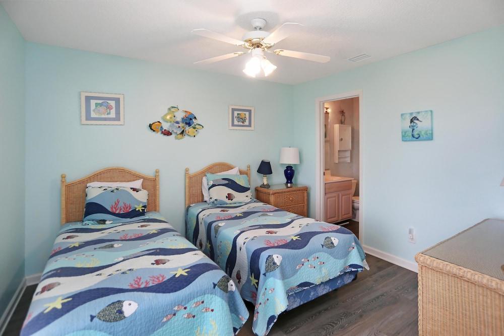 Sea Cliff D-23 Capture The Cape