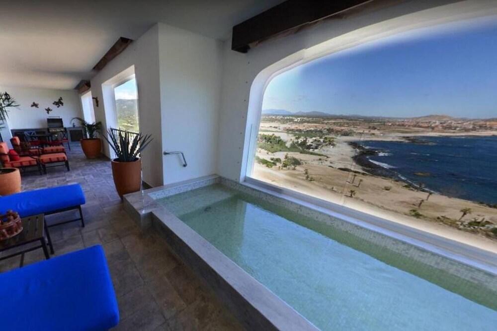 Spacious 3 Bedroom With Plunge Pool in Cabo