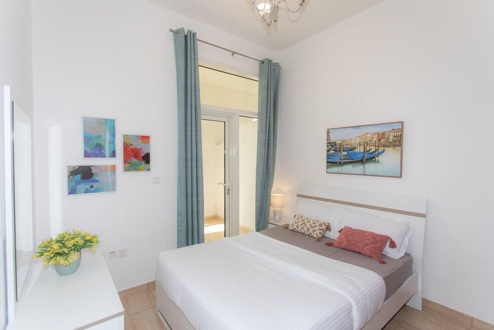 Lofty apt with panoramic view terrace