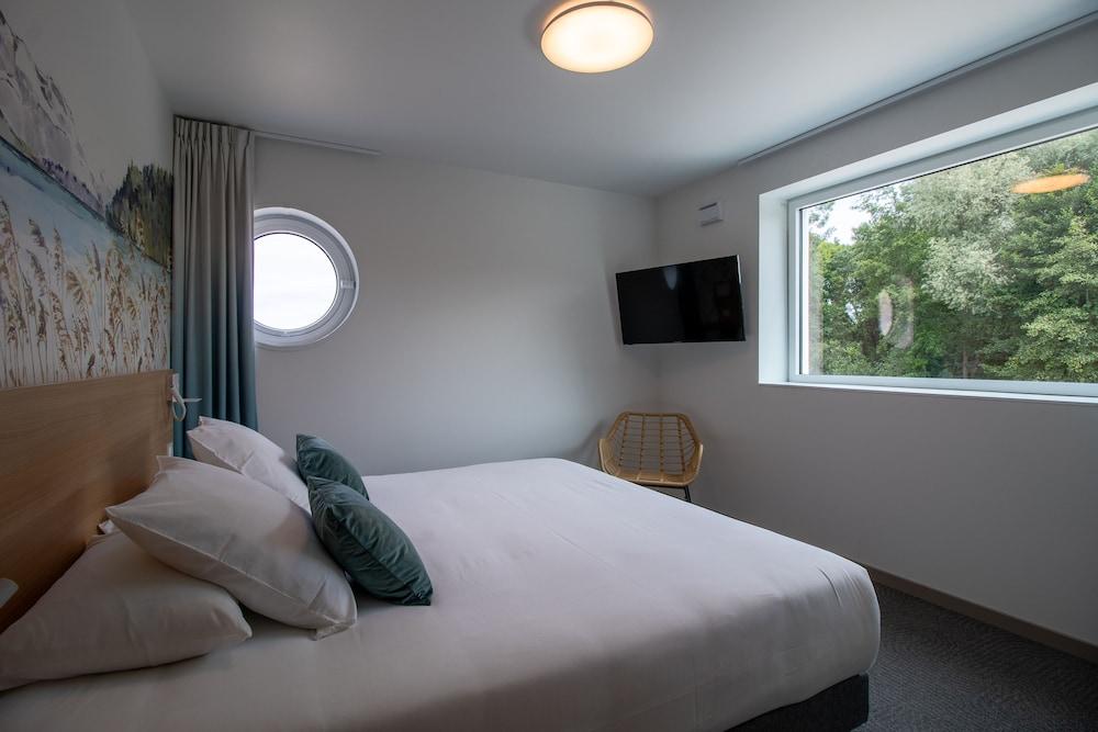 Shana Hotel & Residence