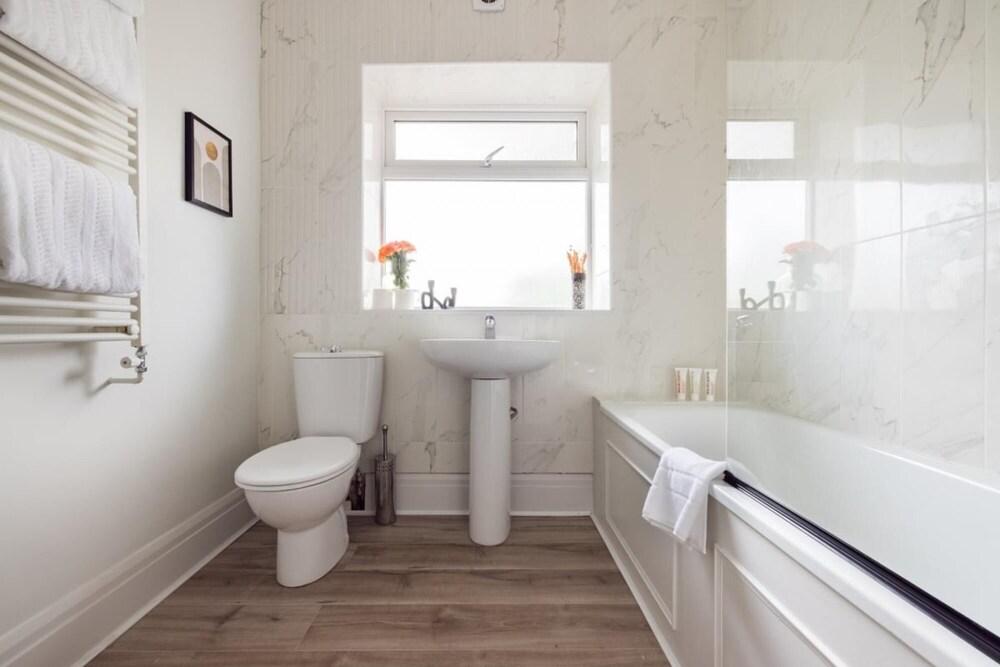 The Hendon Escape - Elegant 3bdr Flat