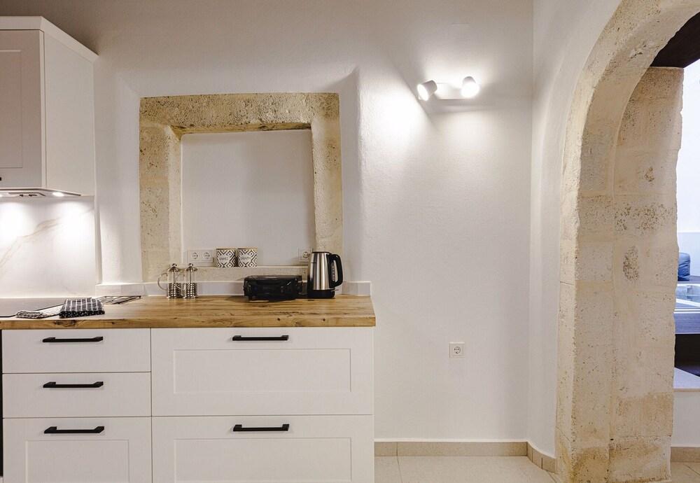 Cocktail Pool Luxury Suite