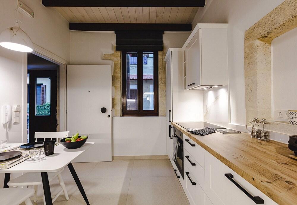 Cocktail Pool Luxury Suite