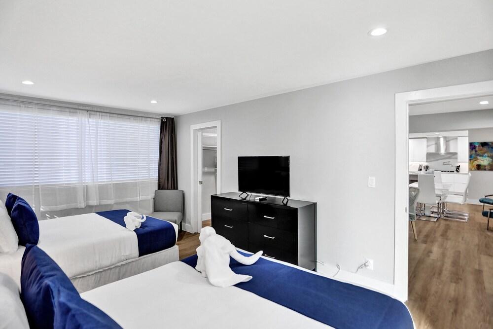 Private Heated Pool 3BR with Water View