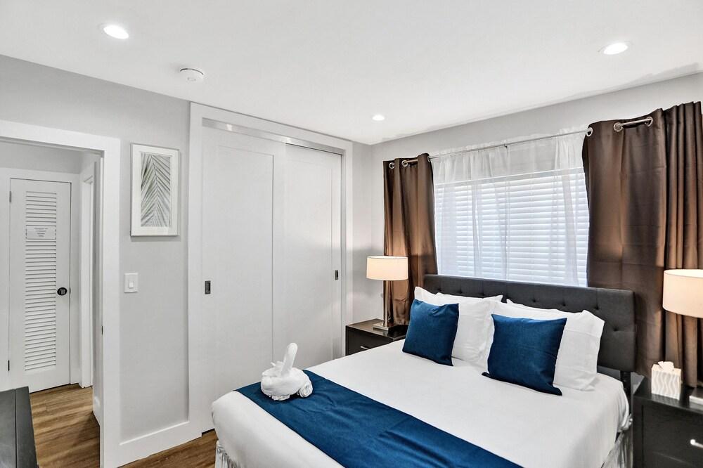 Private Heated Pool 3BR with Water View