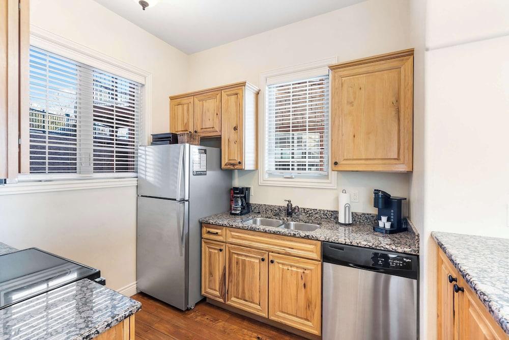 Sunset Retreat - 3 Min From Silver Dollar