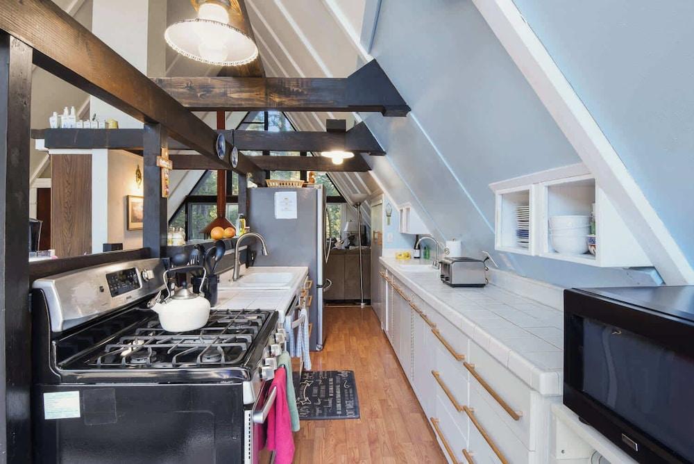 Woodside Hideout Hop Away From Activities