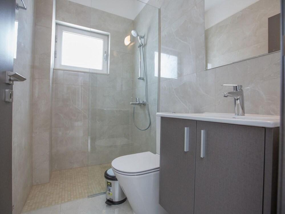 Villa Nikita AQ Ol21