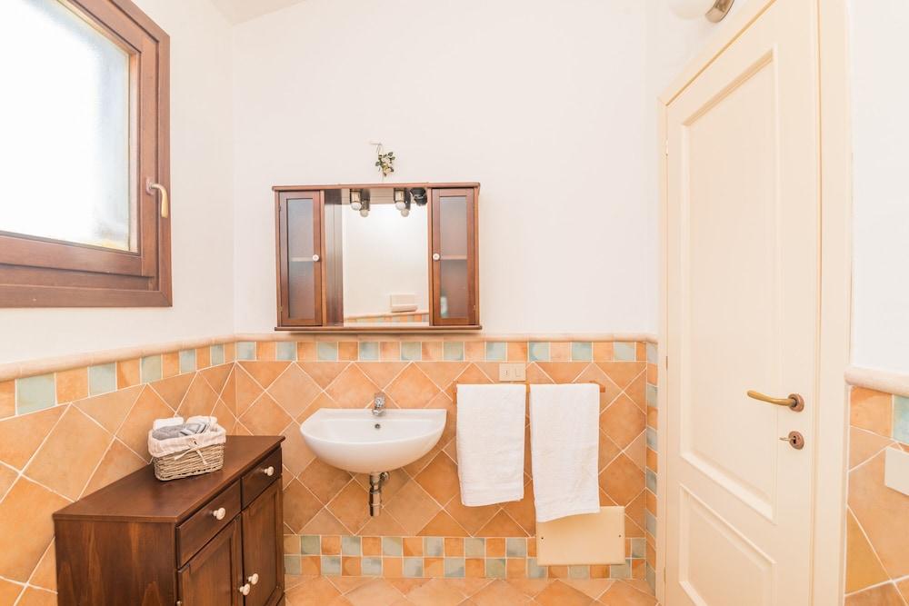 Il Borgo 16/12 600mt From The Beach