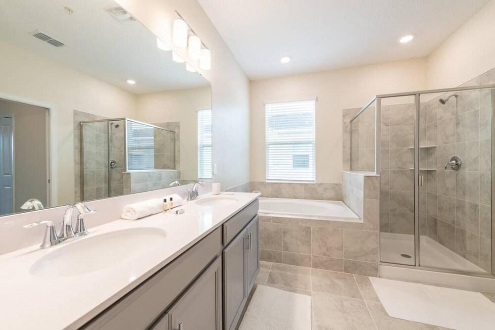 Super Nice Condo With Amazing Golf View