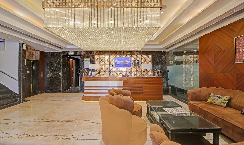 Treebo Premium Arista