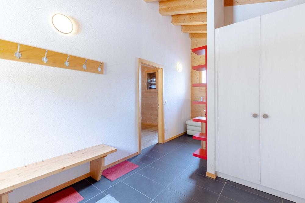 Crystal de Neige Luxury Chalet Spa & Jacuzzi