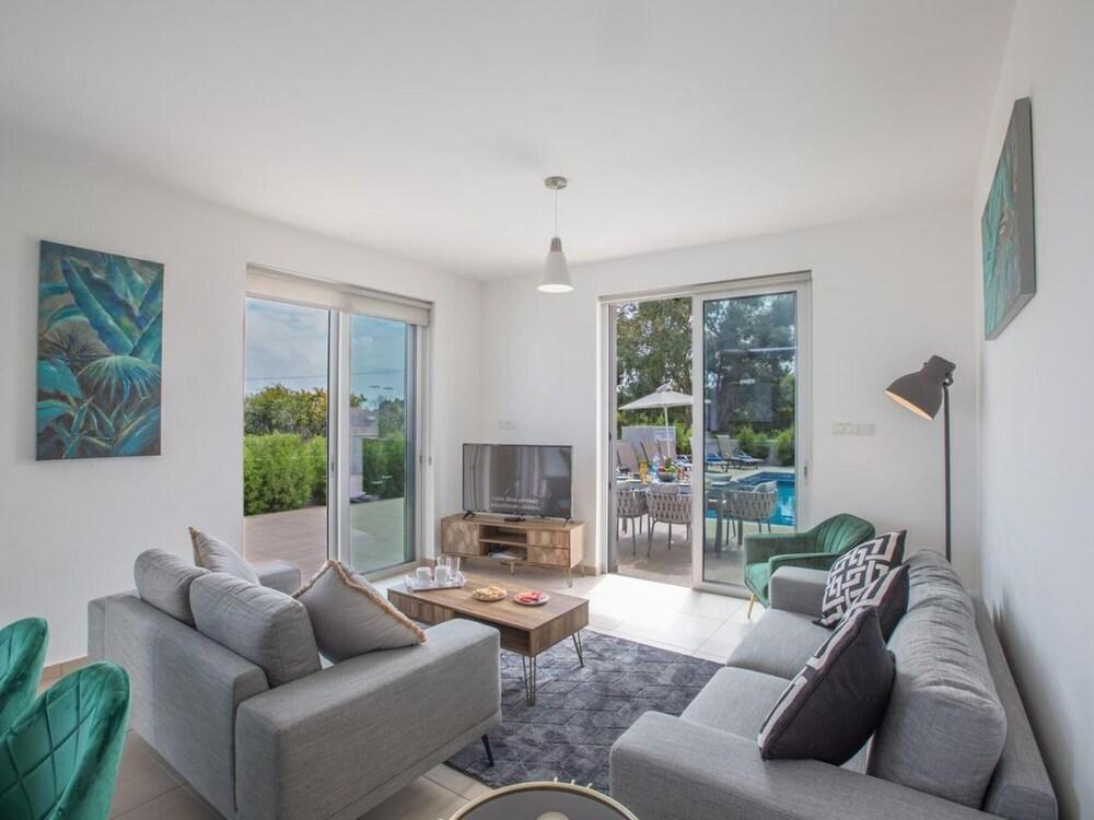 Villa Davina AQ Po490b