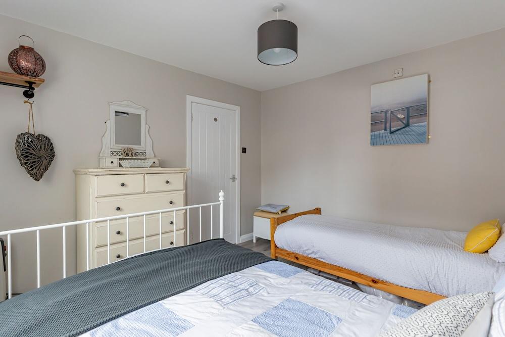 Central Apartment 3B