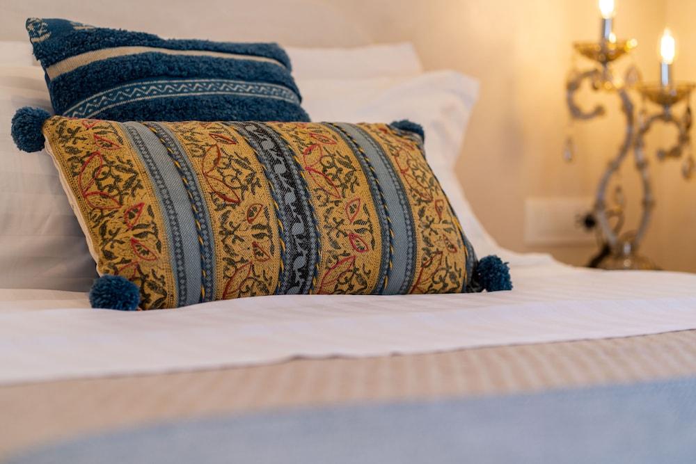 THOUSAND STARS SUITES & ROOMS