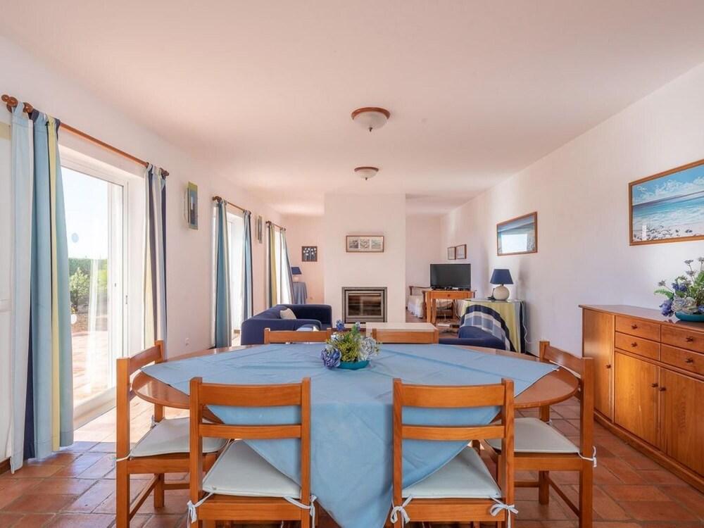 Caixinha 2 GM in Albufeira