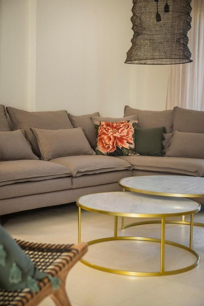 Eucalyptus Apartments Apartment Paeonia