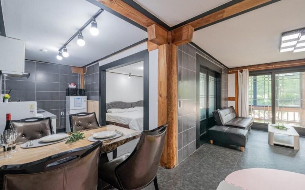 Gyeongju Palace Pool Villa Pension