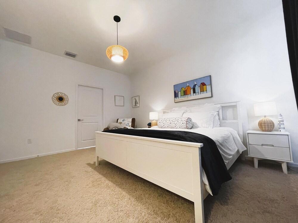 13233 NEW 3BR Beach House Theme Air Base