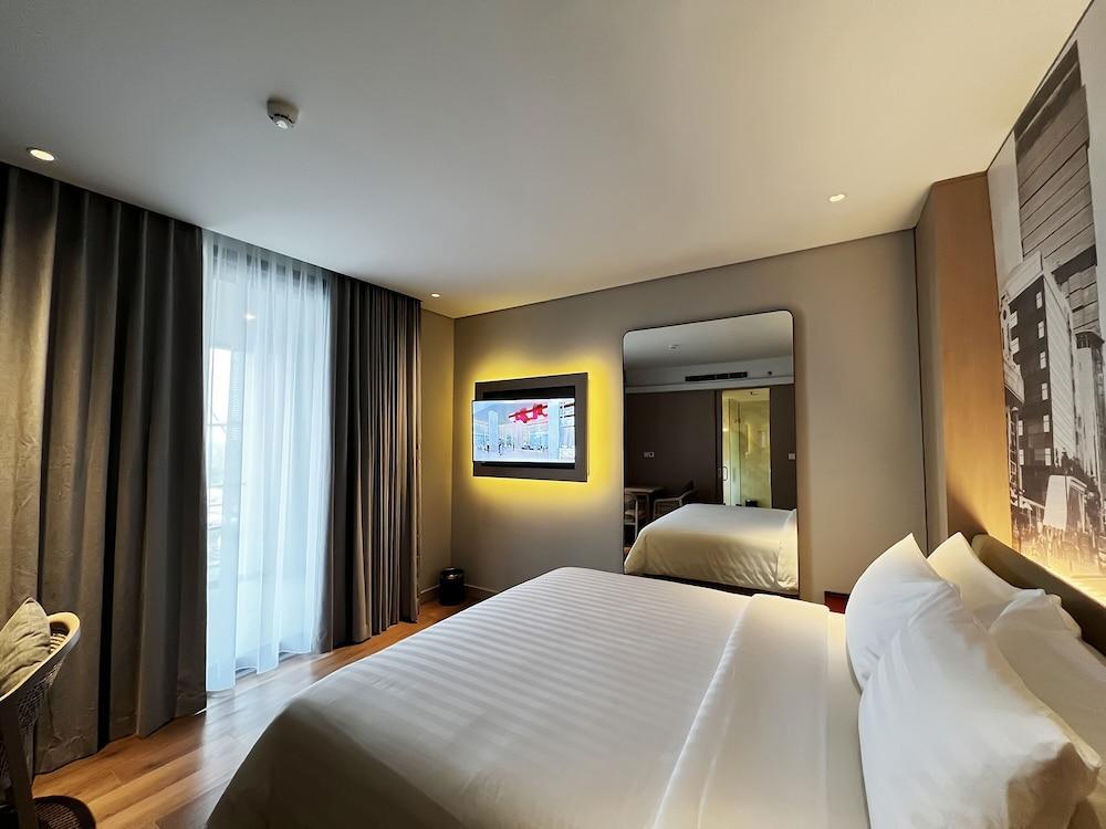Ra Suites Simatupang
