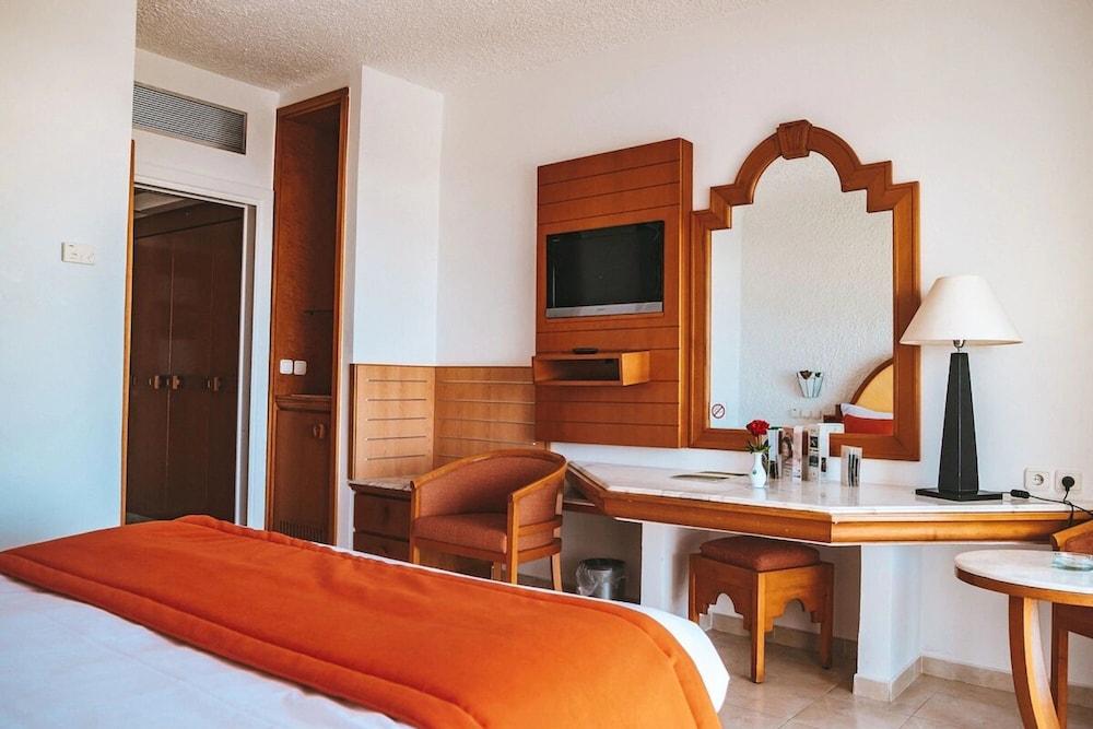 Hotel Kanta Resort & Spa