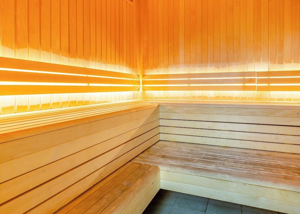 Apartment With Access to Pool, Spa & Soft Play