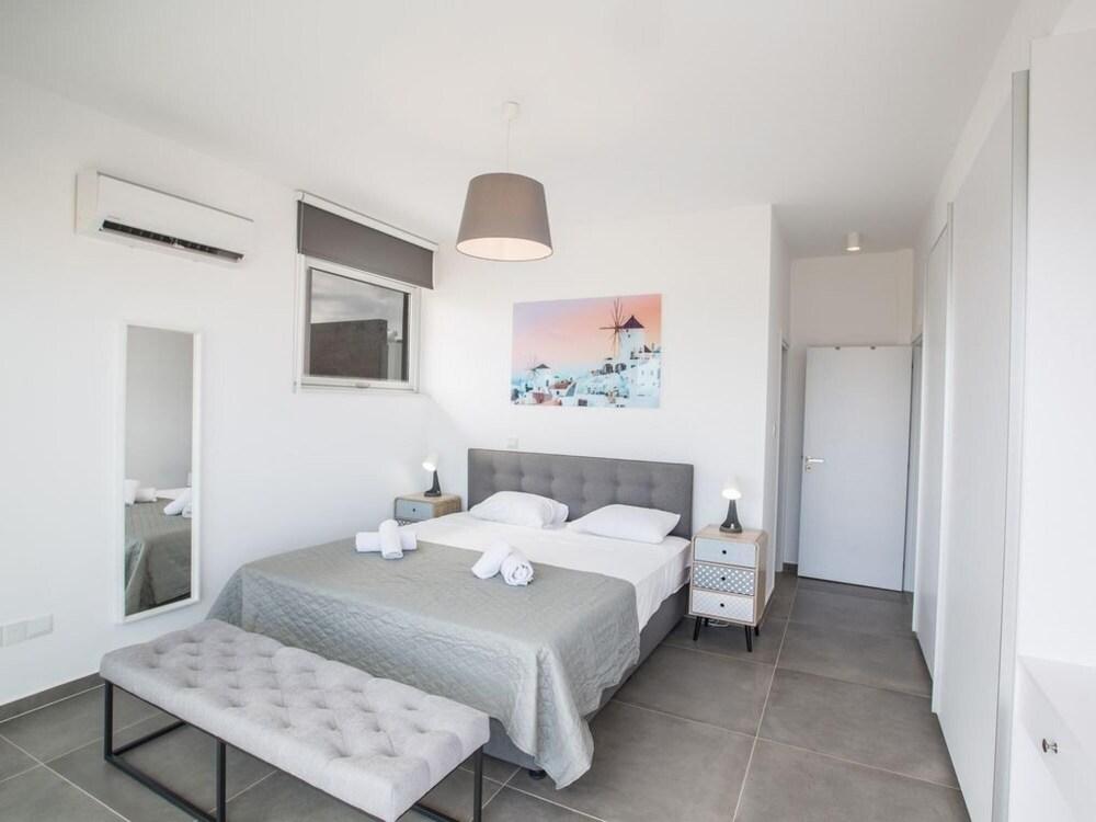 Villa Naya AQ OL6 in Protaras