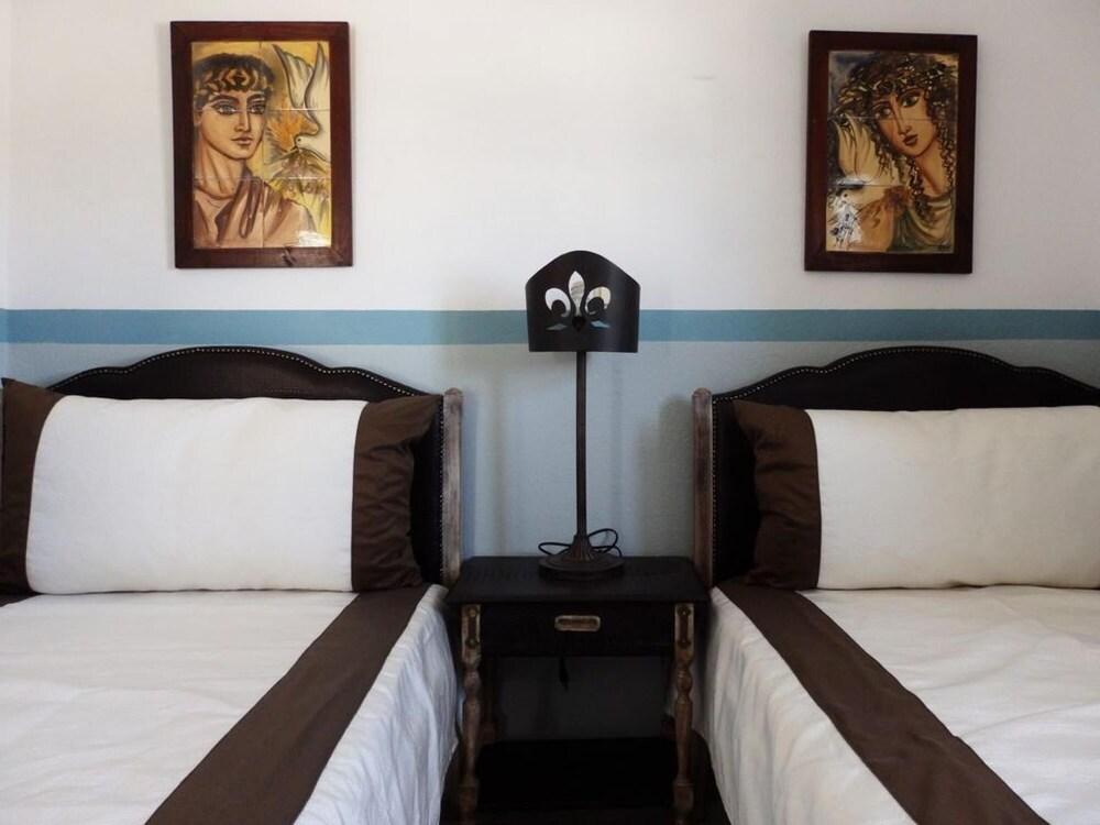 Timedrops Santorini Venetian Villa