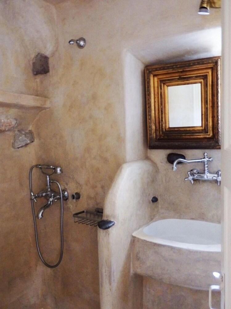 Timedrops Santorini Venetian Villa