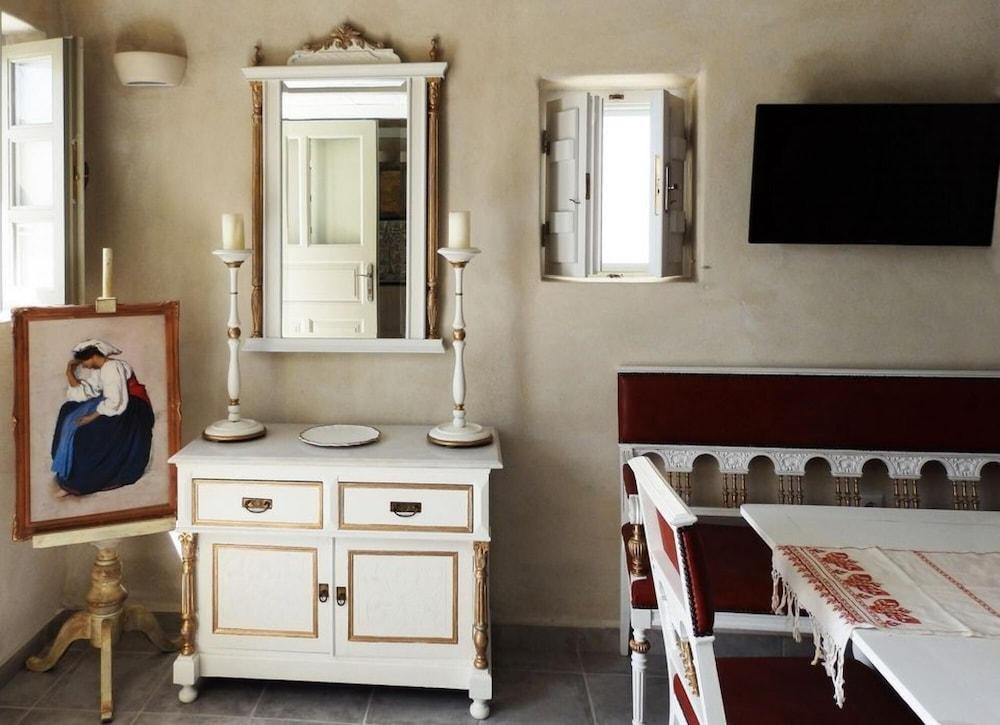 Timedrops Santorini Byzantine Villa