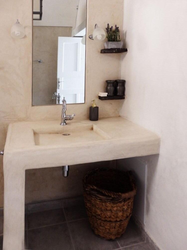 Timedrops Santorini Byzantine Villa