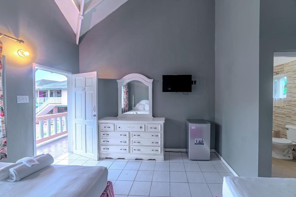 Jamaica Tamboo Resort