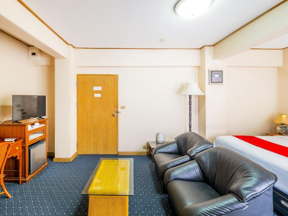 OYO 870 12 PM Bangkok