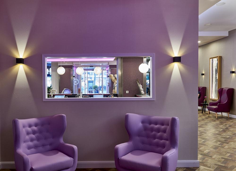 Hollywood Media Hotel