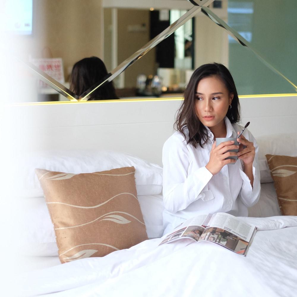 Grand Darmo Suite by AMITHYA