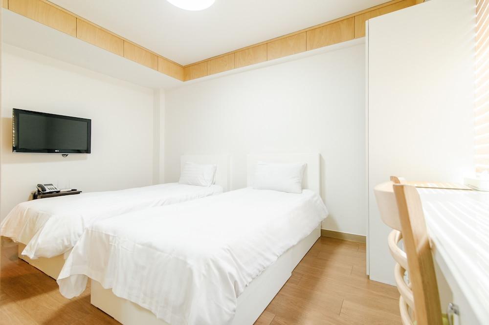 Blooming House Residence