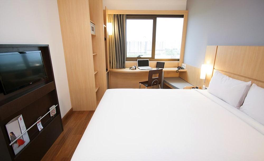 ibis Salvador Airport