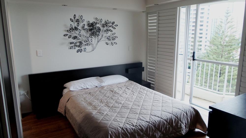 Surfers Beachside Holiday Apartments