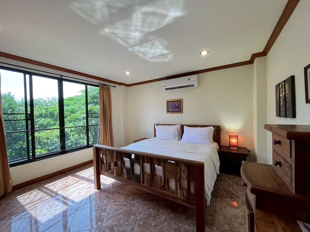 Thara Bayview Villa