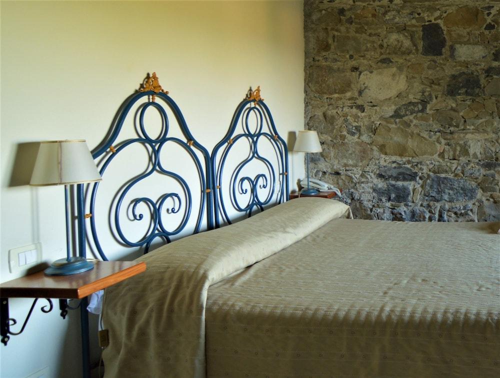 Antico Borgo Etneo Country Hotel