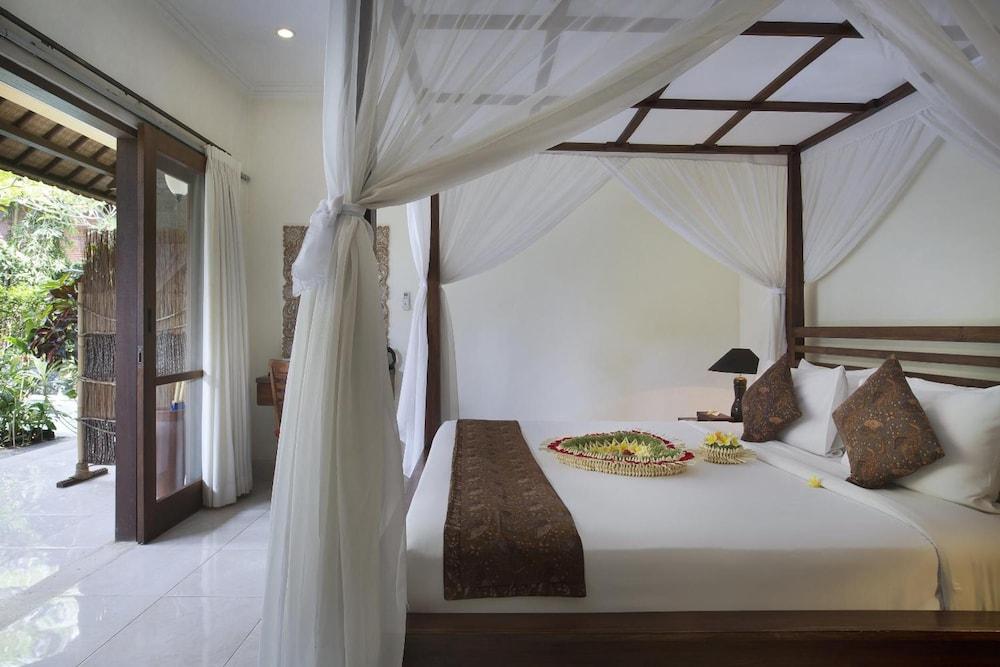 Mawa House by Pramana Villas